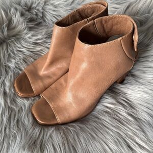 Mimosa "Vero Cuoio" Made in Italy Tan Leather Peep-Toe Booties - Size 39
